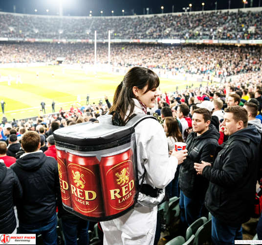 Mobile Cold Brew Coffee To Go backpack dispenser – professional POS vending system for outdoor cafés, coffee marketing, sampling, and live catering events.