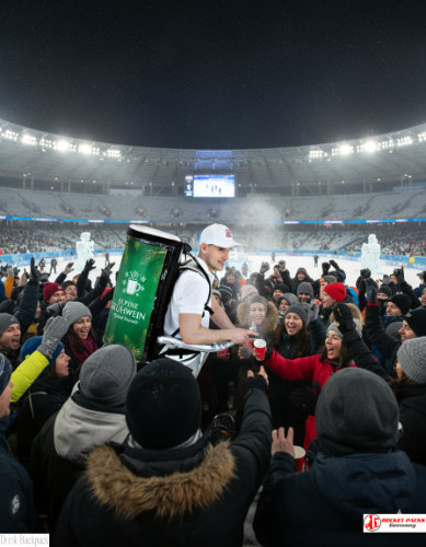 Professional Soda To Go vending backpack – mobile drink dispenser for pop-up shops, live brand experiences, and outdoor sampling campaigns.