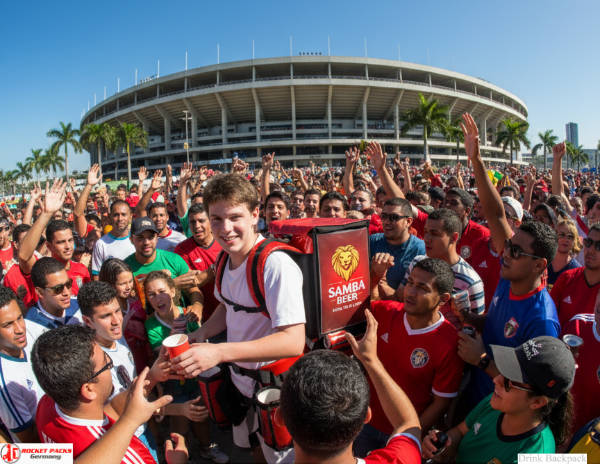 Professional Lemonade To Go vending backpack – portable drink system for live events, family fairs, and POS beverage campaigns.